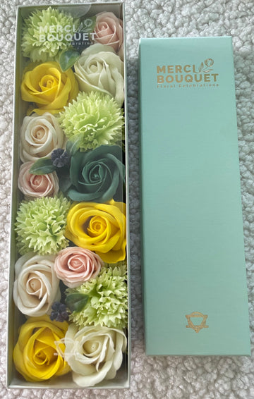 Cutie cadou cu flori de sapun-Long Box - Spring Celibrations - Yellow & Greens