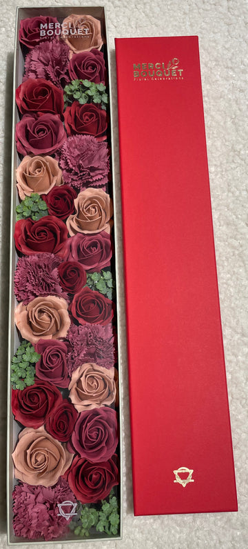 Cutie cadou cu flori de sapun-Extra Long Box - Vintage Roses